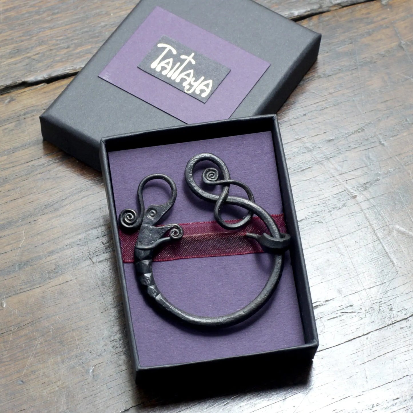 Iron Dragon Pennanular brooch