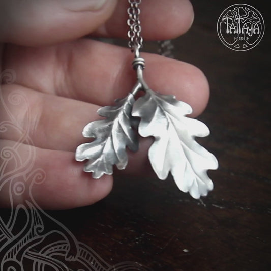 Silver Oak Leaf Pendant