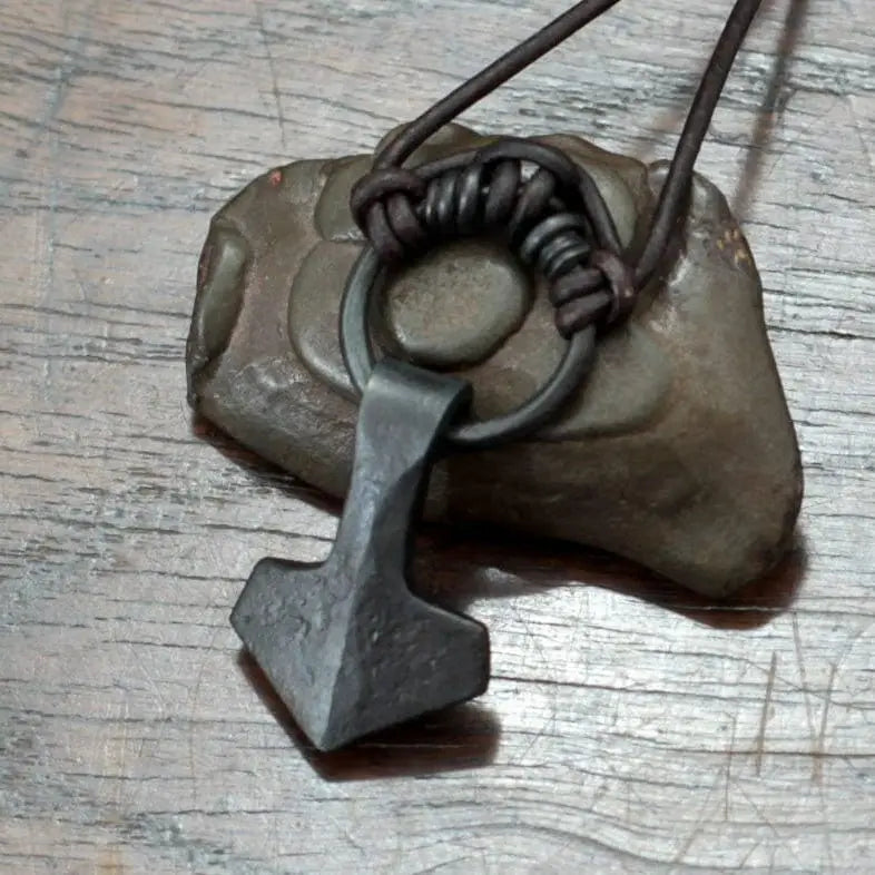 Small Ringed Thors Hammer