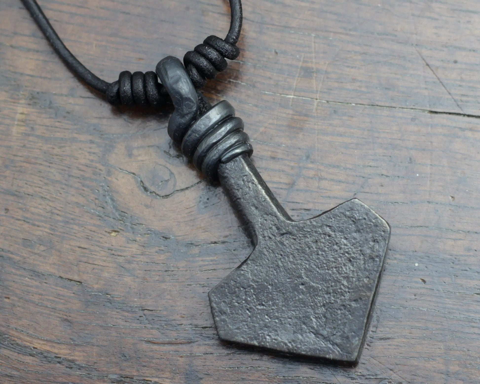 Vegvisir engraved Thor's hammer pendant