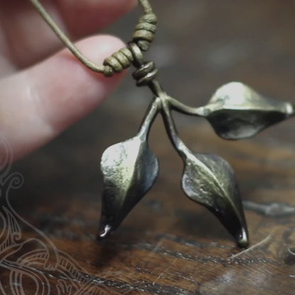 Iron leaf pendant necklace